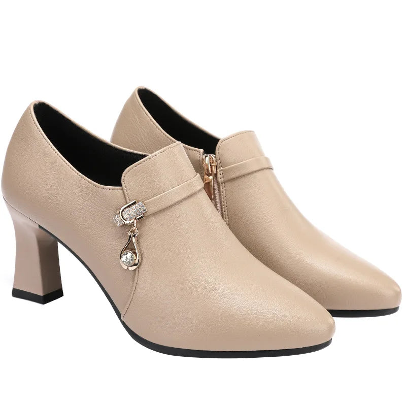 Aveline Women’s Classic Leather shoes
