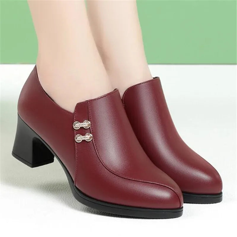 Aveline Women’s Classic Leather shoes