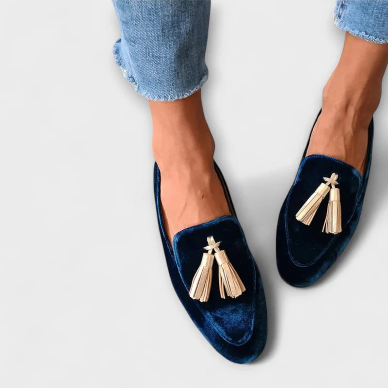 Quinnlyn – Vintage Inspired Tassel Loafers
