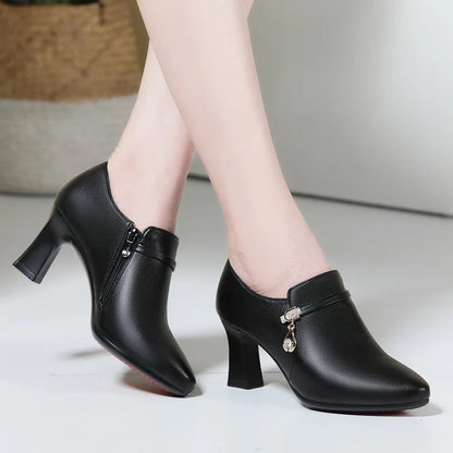 Aveline Women’s Classic Leather shoes